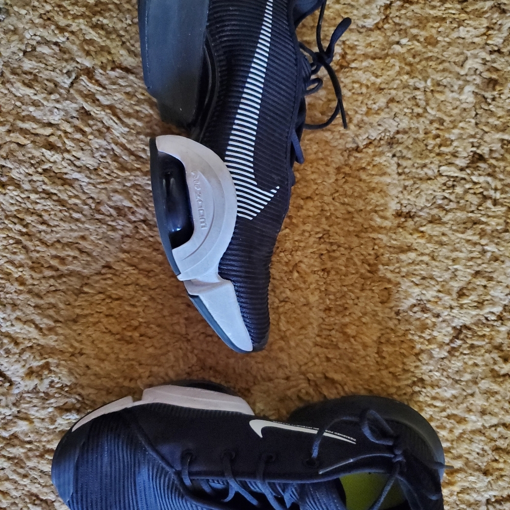 Nike workout shoes size 7 black & white